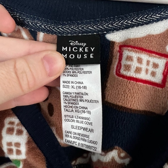 Disney Mickey Mouse Gingerbread Button Down Sleep Top XL Christmas Pajama Shirt - Picture 4 of 8
